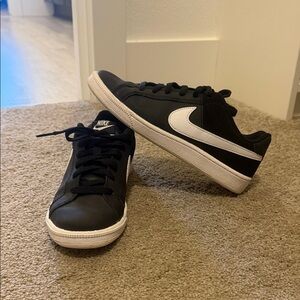 Nike Court Royals - size 8 - Black and White Sneakers